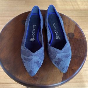 Rothy’s “The Point” blue grey camo in 9.5